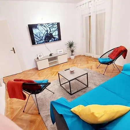 Apartment Happy Days *